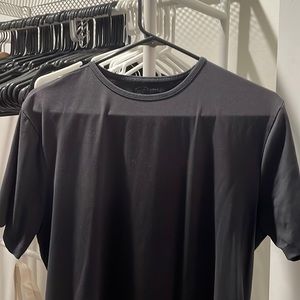 Men’s CUTs black elongated tee